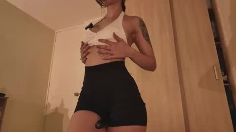 Snapshot of juanilla99 chatting on 10-01-25, 04:40 juanilla99 online show from 10-01-25, 04:40