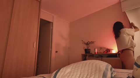 Snapshot of juanilla99 chatting on 11-24-25, 05:07 juanilla99 online show from 11-24-25, 05:07