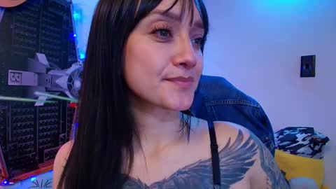 Snapshot of juanita_adams chatting on 02-05-25, 09:18 Juanita online show from 02-05-25, 09:18