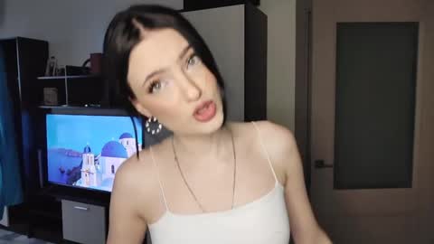 Snapshot of juanitacalcano chatting on 05-28-26, 03:20 Veronika online show from 05-28-26, 03:20