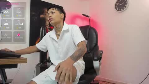 Snapshot of juank_wss chatting on 11-09-25, 10:46 Juank online show from 11-09-25, 10:46