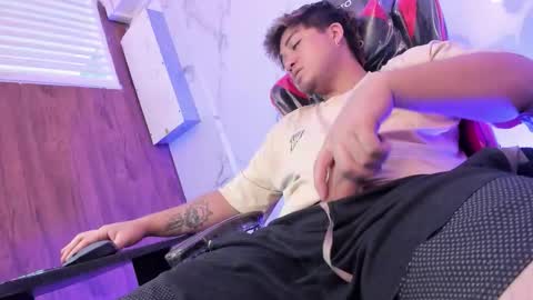 JUAN  online show from 03-25-26, 02:23