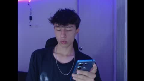 Snapshot of juanmres chatting on 12-22-25, 06:27 juanmres online show from 12-22-25, 06:27