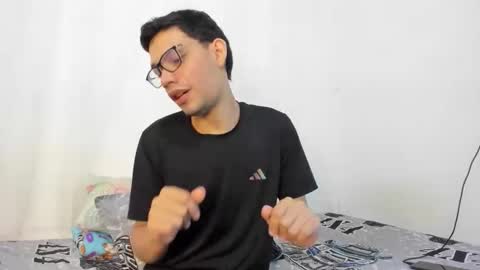 Snapshot of juansuarez204 chatting on 03-24-26, 11:21 juansuarez204 online show from 03-24-26, 11:21