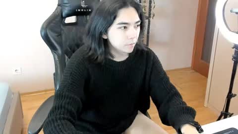 Aoi online show from 02-18-25, 12:04