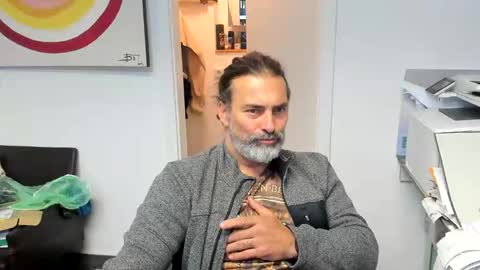 Giovanni50pro online show from 10-29-25, 03:36