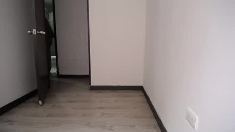 Snapshot of juicy_boy22 chatting on 12-29-24, 01:17 Miguel online show from 12-29-24, 01:17