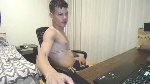 Snapshot of juicy_boy22 chatting on 02-07-25, 03:01 Miguel online show from 02-07-25, 03:01