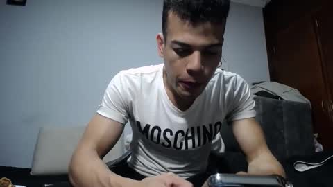 Snapshot of juicy_boy22 chatting on 09-14-25, 11:04 Miguel online show from 09-14-25, 11:04