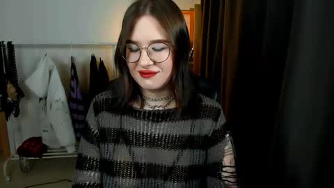 Snapshot of juicy_burrito chatting on 01-15-26, 04:22 Bella online show from 01-15-26, 04:22