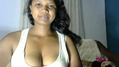 Snapshot of juicy_pretty chatting on 05-19-26, 03:46 stellah online show from 05-19-26, 03:46