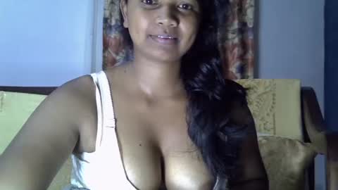 Snapshot of juicy_pretty chatting on 06-21-26, 03:20 stellah online show from 06-21-26, 03:20
