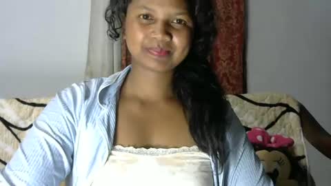 Snapshot of juicy_pretty chatting on 07-14-26, 01:52 stellah online show from 07-14-26, 01:52