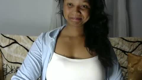 Snapshot of juicy_pretty chatting on 08-02-26, 01:48 stellah online show from 08-02-26, 01:48