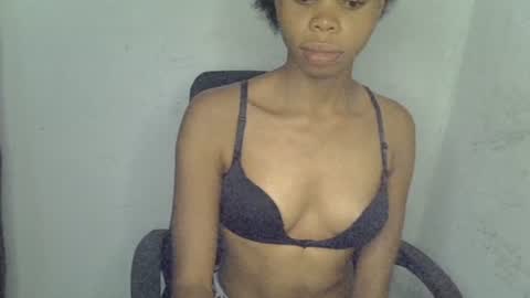 Snapshot of juicy_slut0 chatting on 03-12-26, 12:50 Champaign online show from 03-12-26, 12:50