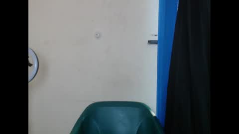 Snapshot of juicynwetx chatting on 02-24-25, 10:15 juicynwetx online show from 02-24-25, 10:15