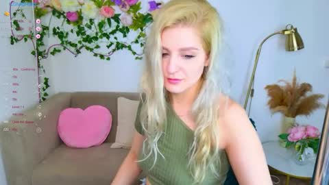 Ameli  Stella  Vi  Evie  Jessica online show from 03-08-26, 06:17