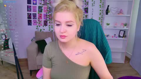 Ameli  Stella  Vi  Evie  Jessica online show from 03-30-26, 07:20