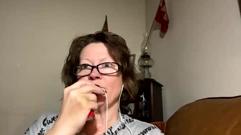 JuJuKitty online show from 10-20-25, 03:18