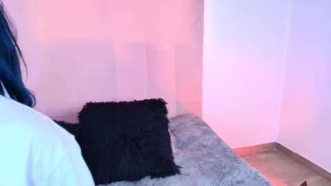 Jules and Gia online show from 11-03-25, 07:04