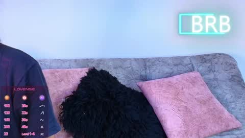 Jules and Gia online show from 05-30-26, 09:17
