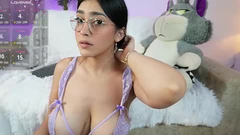 Jules Bennett online show from 03-11-25, 12:00