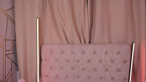 Snapshot of julescornett chatting on 01-11-25, 11:35 Julees online show from 01-11-25, 11:35