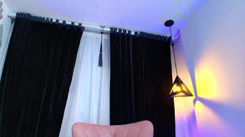 Snapshot of julescornett chatting on 02-06-25, 05:35 Julees online show from 02-06-25, 05:35