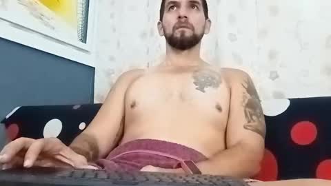 Snapshot of juleslake2 chatting on 10-29-25, 01:24 juleslake2 online show from 10-29-25, 01:24