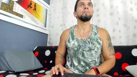 Snapshot of juleslake2 chatting on 11-24-25, 01:00 juleslake2 online show from 11-24-25, 01:00