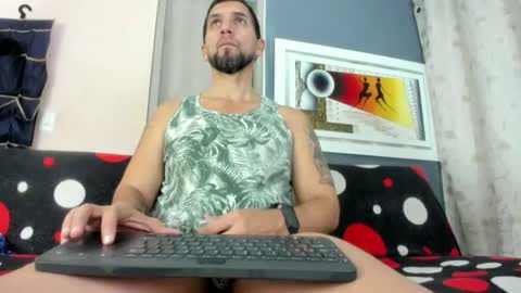 juleslake2 online show from 06-26-26, 11:36