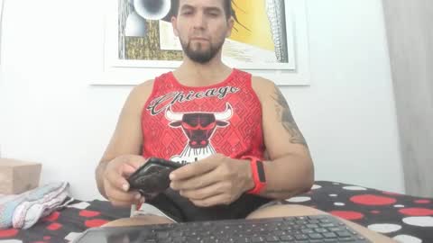 Snapshot of juleslatin122 chatting on 01-23-25, 12:09 Jules online show from 01-23-25, 12:09