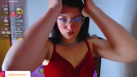 Snapshot of juli05star chatting on 10-25-25, 03:47 Juliana online show from 10-25-25, 03:47