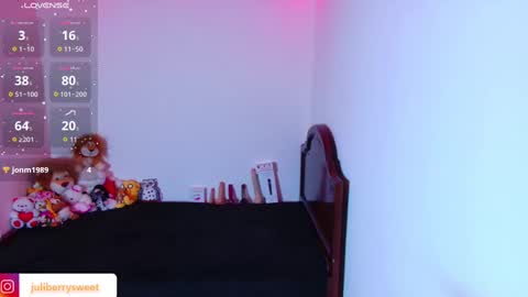 Snapshot of juli05star chatting on 11-13-25, 01:48 Juliana online show from 11-13-25, 01:48