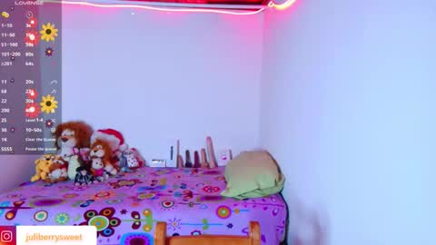 Snapshot of juli05star chatting on 11-28-25, 12:02 Juliana online show from 11-28-25, 12:02