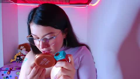 Snapshot of juli05star chatting on 12-02-25, 03:23 Juliana online show from 12-02-25, 03:23