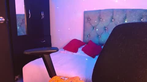  Juliana Torres  online show from 03-07-25, 07:49