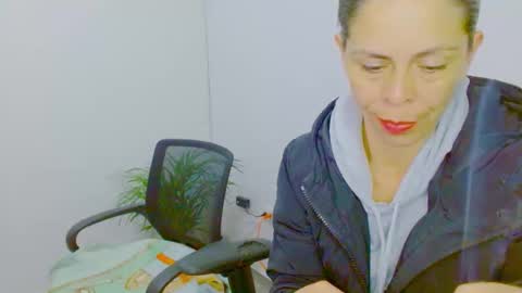  Juliana Torres  online show from 12-19-25, 12:17