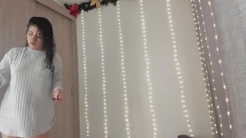 Snapshot of juli_hairy chatting on 03-06-26, 06:15 Juli Modelo Independiente online show from 03-06-26, 06:15