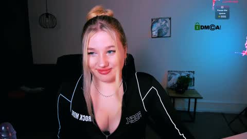 juli kisss online show from 01-10-25, 08:26