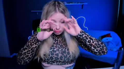 juli kisss online show from 03-04-25, 09:40