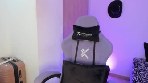 juli_santos_22 online show from 02-23-25, 08:44