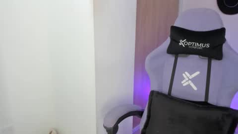 juli_santos_22 online show from 02-26-25, 06:21