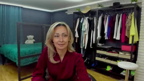 julia__cherry_ online show from 12-19-25, 02:35