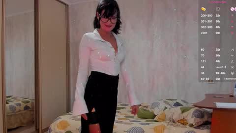 Julia online show from 09-24-25, 05:44