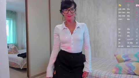 Julia online show from 09-25-25, 08:18