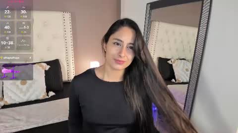 J U L IA   M A R T I N E Z online show from 07-23-26, 11:41