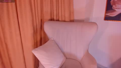 Julia  online show from 07-28-26, 08:52