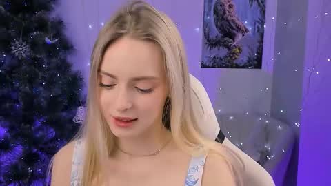 Snapshot of juliabrewwer chatting on 02-12-26, 02:23 Julia online show from 02-12-26, 02:23