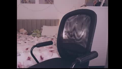 julialiones online show from 09-22-25, 05:15